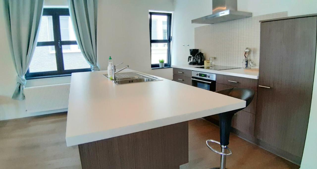 Theater Lodge Apartment In Heart Of Anversa Esterno foto