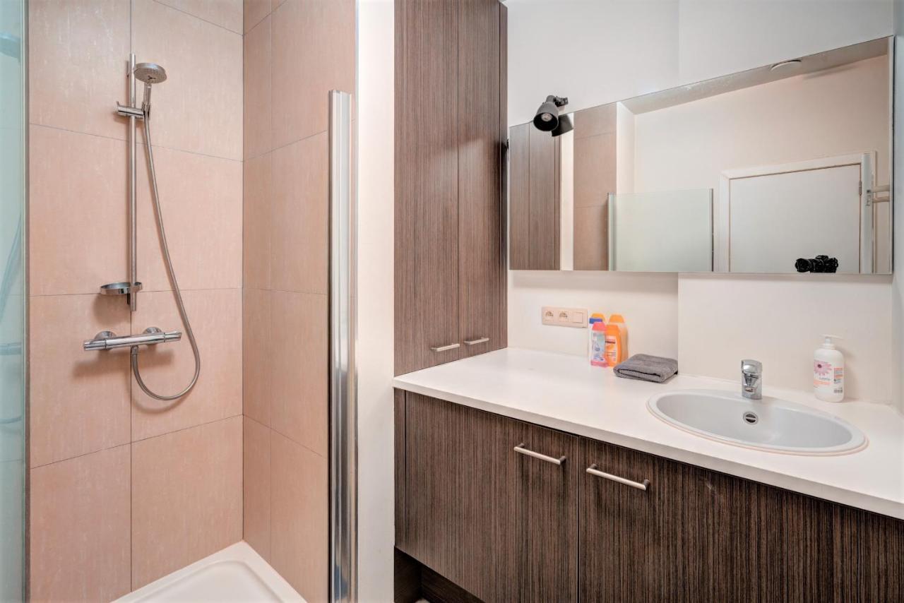 Theater Lodge Apartment In Heart Of Anversa Esterno foto